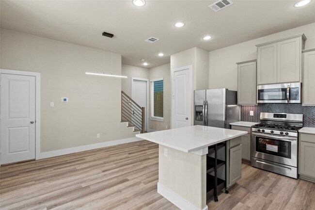 Building Photo - 9012 Lonestar Creekbend Ln