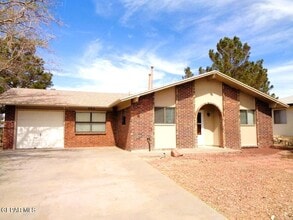 Building Photo - 725 Arredondo Dr