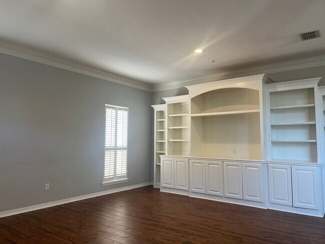 Building Photo - Gorgeous home in Greenacres -North Bossier... Close to Barksdale Air Force Base