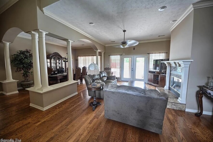 Building Photo - 3045 Crawford Loop