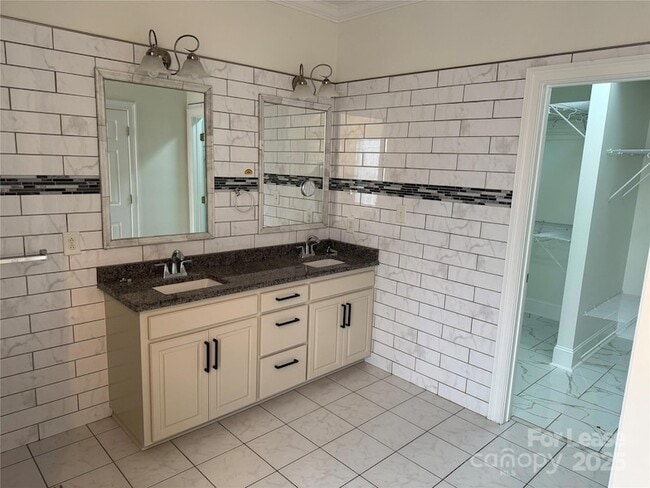 Building Photo - 5919 Newell Dr