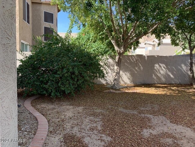 Building Photo - 15233 S 13th Way