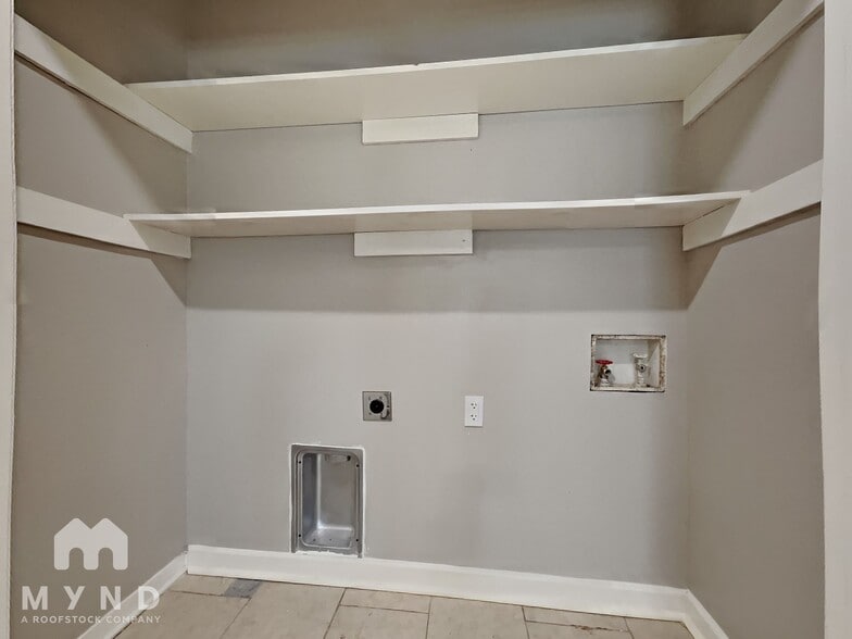 Building Photo - 1302 Cardinal Dr