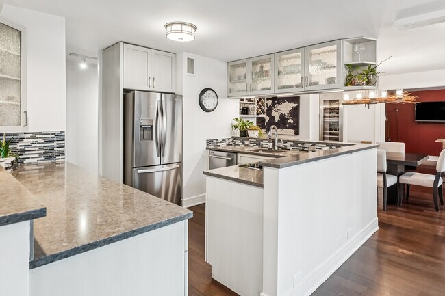 Building Photo - 1030 N State St