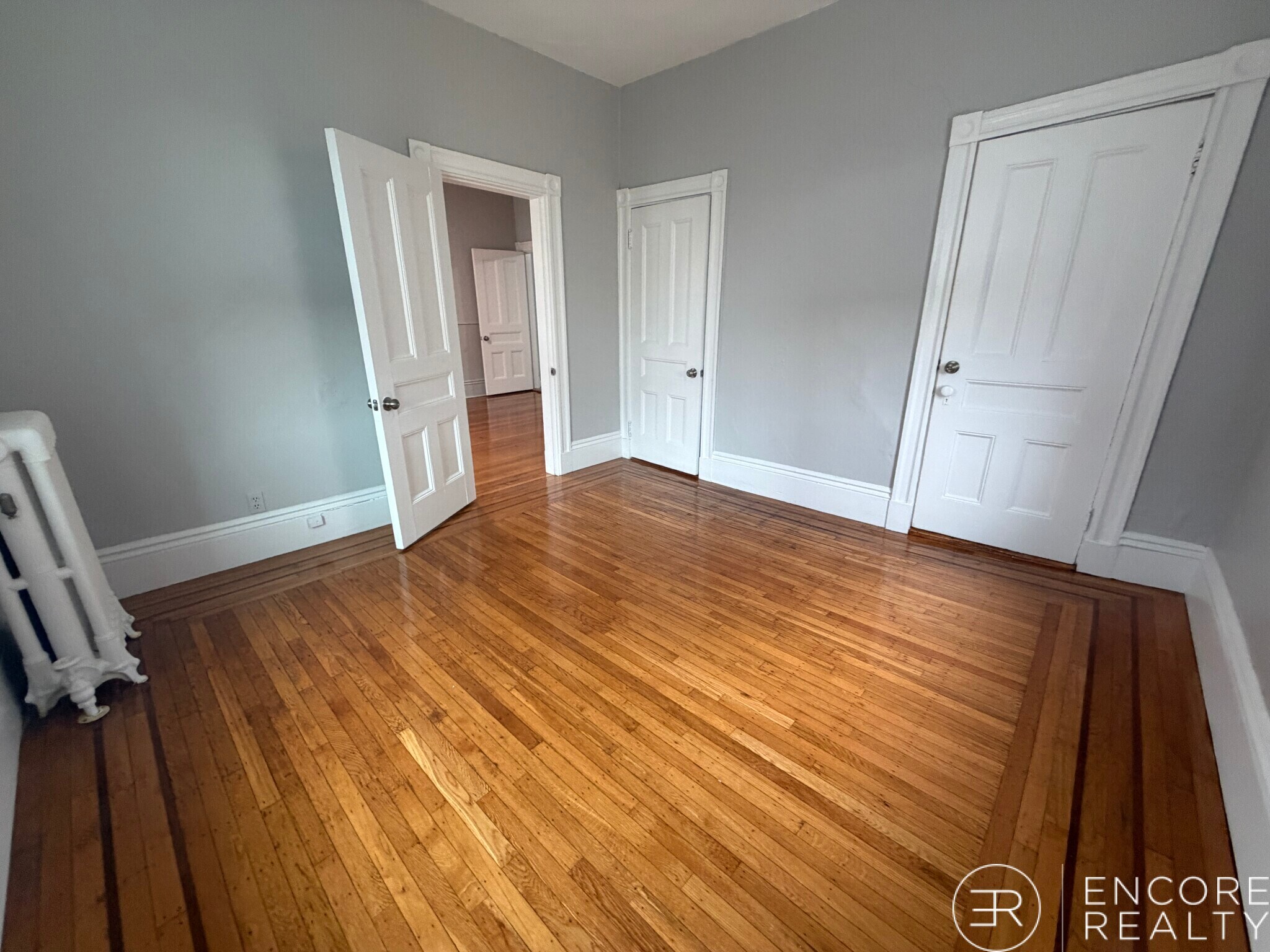 Building Photo - 11 Park St