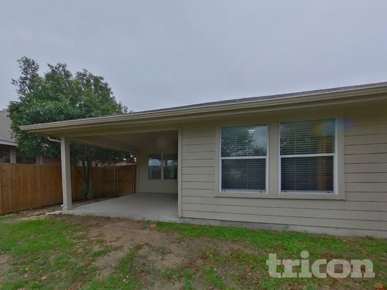 Building Photo - 10616 Lipan Trail