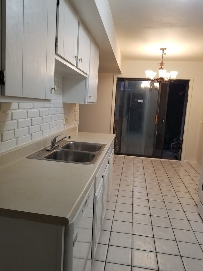 Building Photo - 333 Jefferson Ct