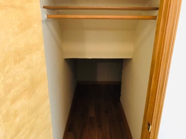 Building Photo - Perfect location 3 bed 2 bath with fenced in back yard and two car garage!