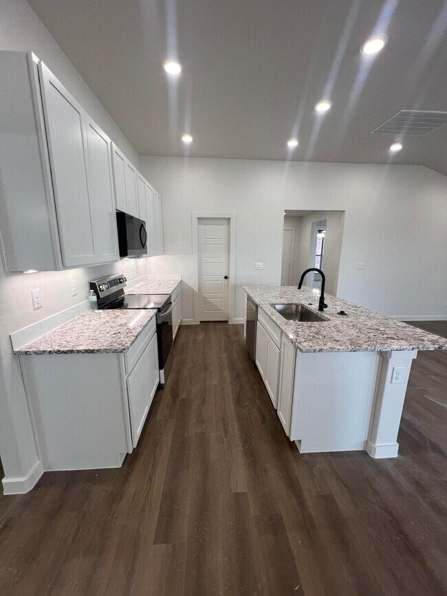 Building Photo - 3105 140th St