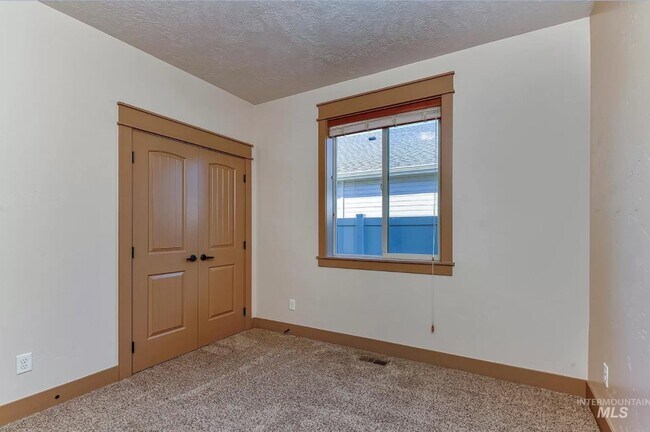 Building Photo - 3857 E Tahiti Dr