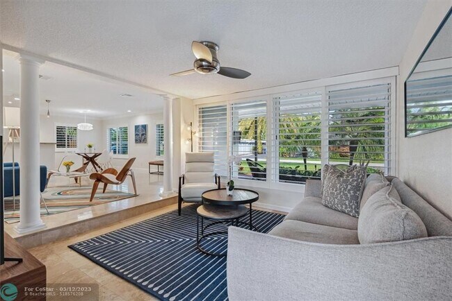 Building Photo - 2625 NW 5th Ave