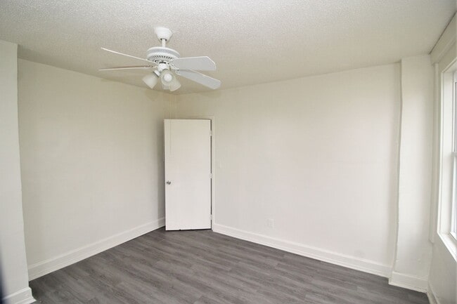 Building Photo - Nice EOG Coldstream Homestead Montebello 3bd/1ba w/ W/D! Available 6/15