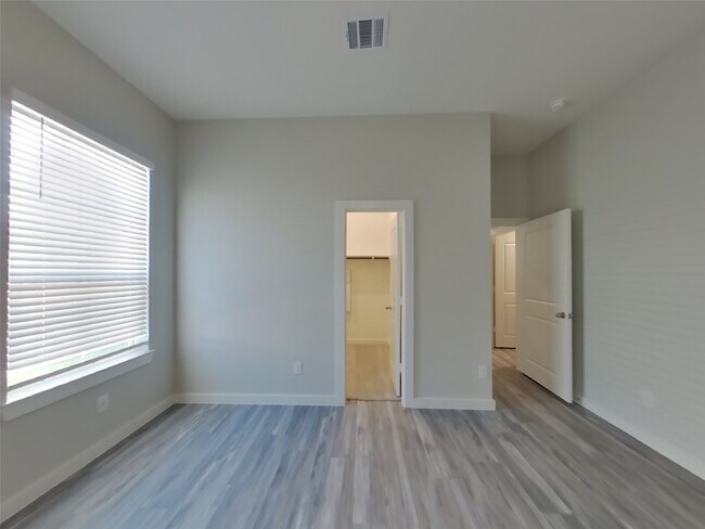 Building Photo - 22817 Terrazzo Dr