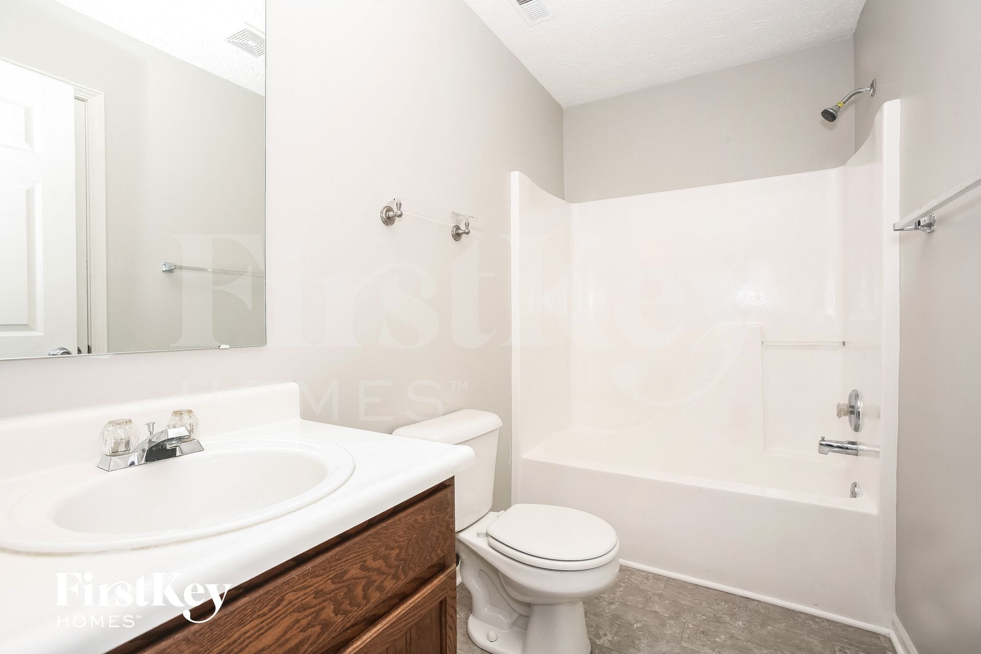 Building Photo - 16 Pondview Ct