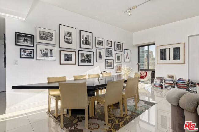 Building Photo - 10445 Wilshire Blvd