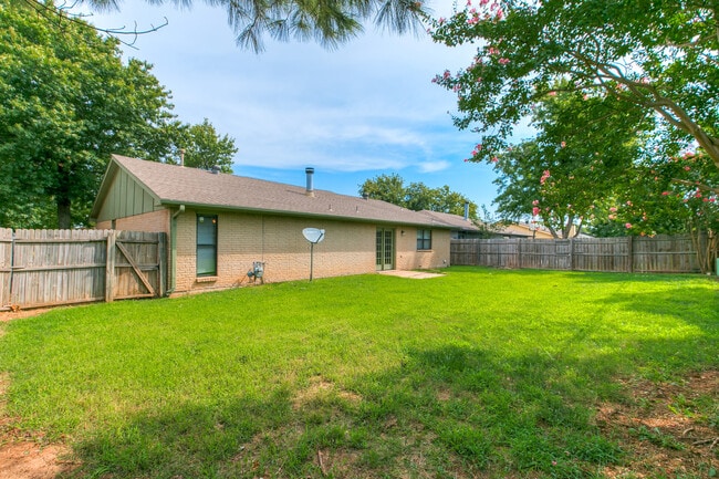 Building Photo - 8240 NW 85th St