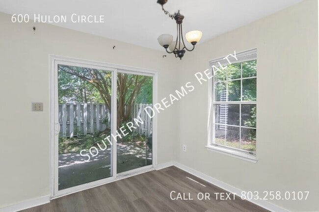 Building Photo - 600 Hulon Ct