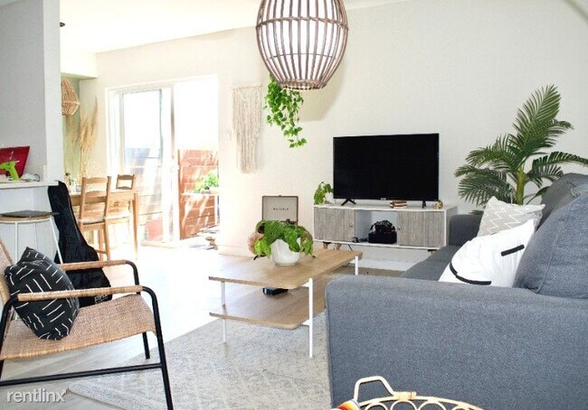 Building Photo - 1307 Southport Dr