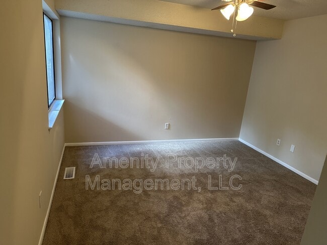 Building Photo - 704 Ninebark Ct