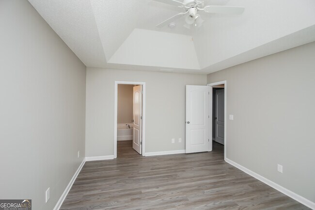 Building Photo - 213 Comet Ct
