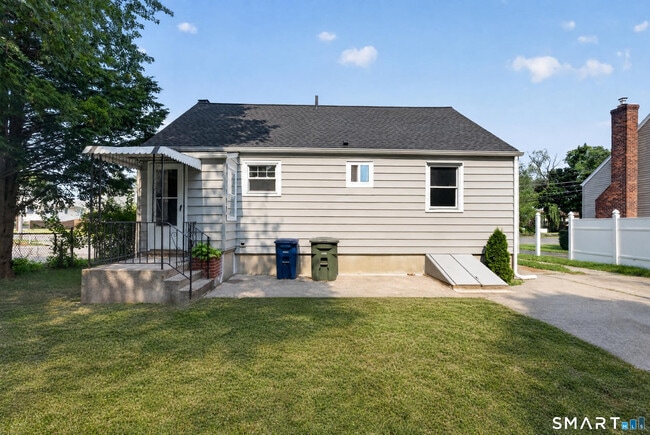 Building Photo - 11 Stratfield Pl