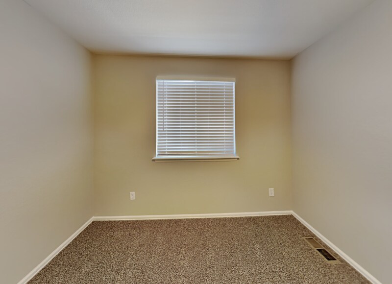 Building Photo - 8153 Meadowcrest Dr