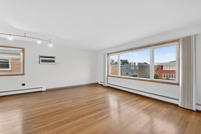 Building Photo - 8312 W Summerdale Ave