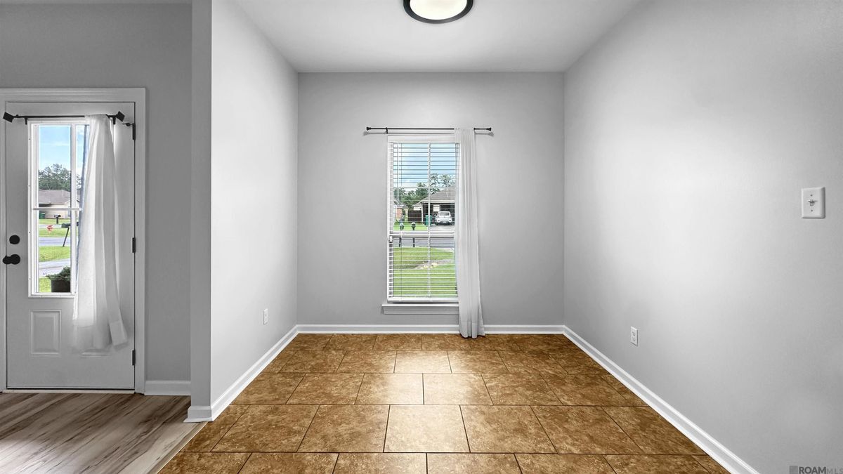 Building Photo - 10816 Field Pointe Dr