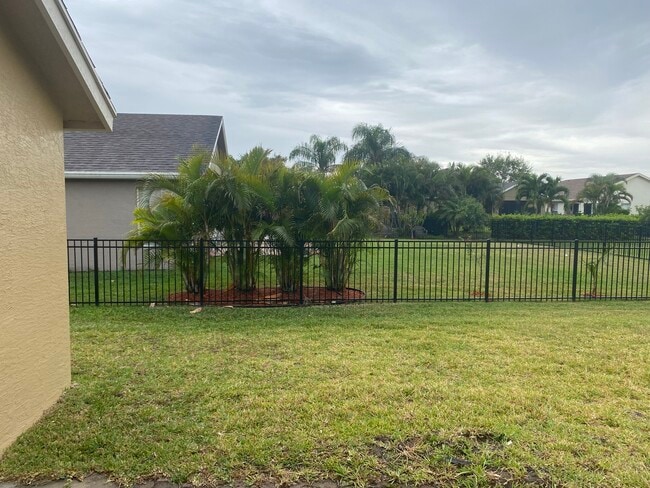 Building Photo - 375 Lexington Ave SW