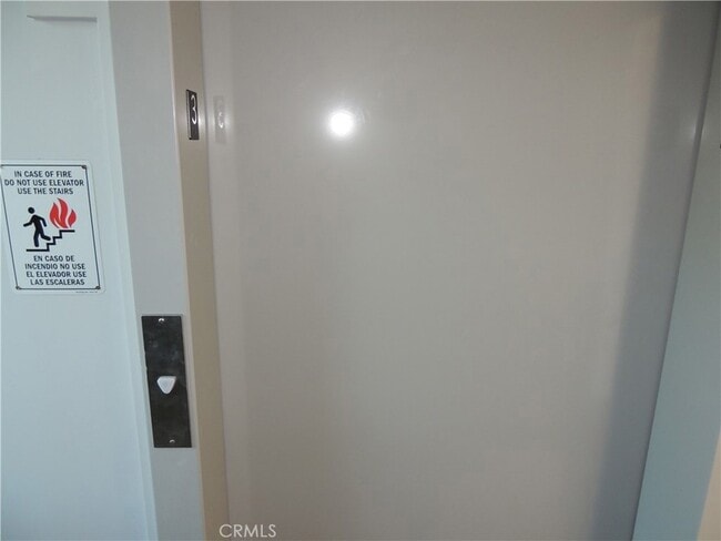 Building Photo - 22735 Del Valle St