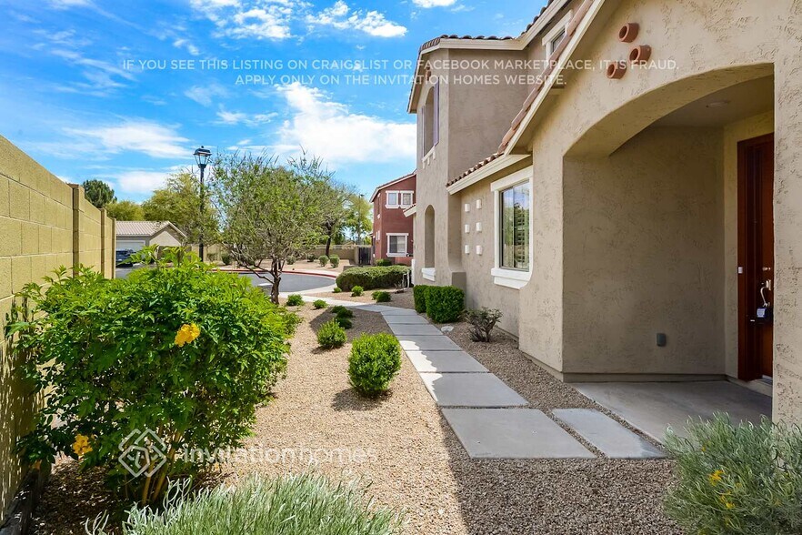 Building Photo - 1006 S Colonial Ct