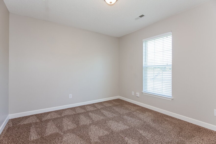 Building Photo - 4941 Hopewood Ln