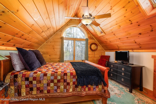 Building Photo - 451 Krumville Rd