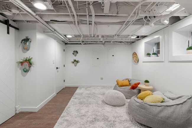 Building Photo - 1516 NW 25th Ave