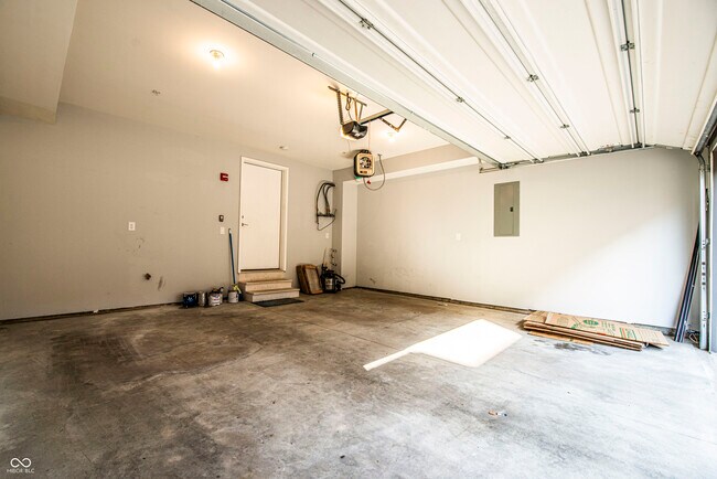 Building Photo - 727 N Illinois St