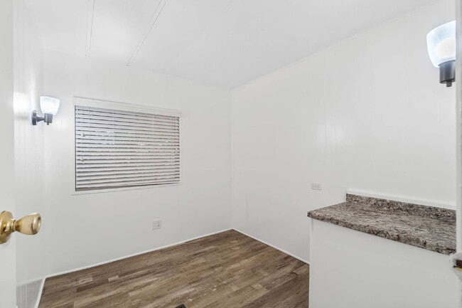 Building Photo - 2BR/2BA Manufactured Home in The Villages