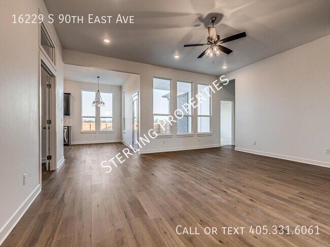 Building Photo - 16229 S 90th E Ave