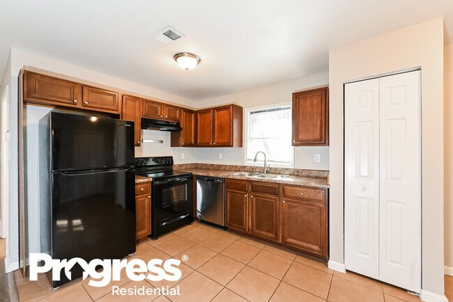 Building Photo - 1644 E Woodberry Ave