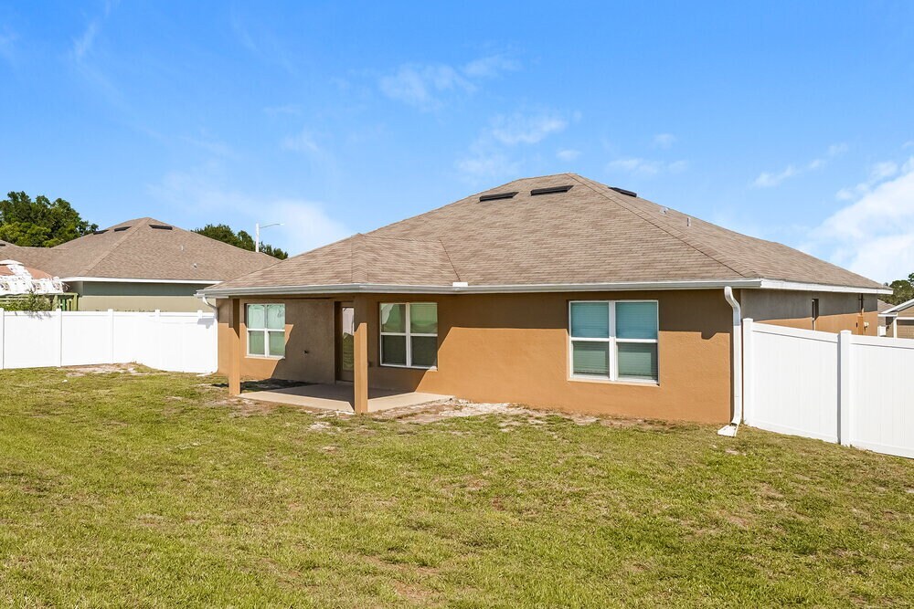 Building Photo - 900 Chestnut Dr