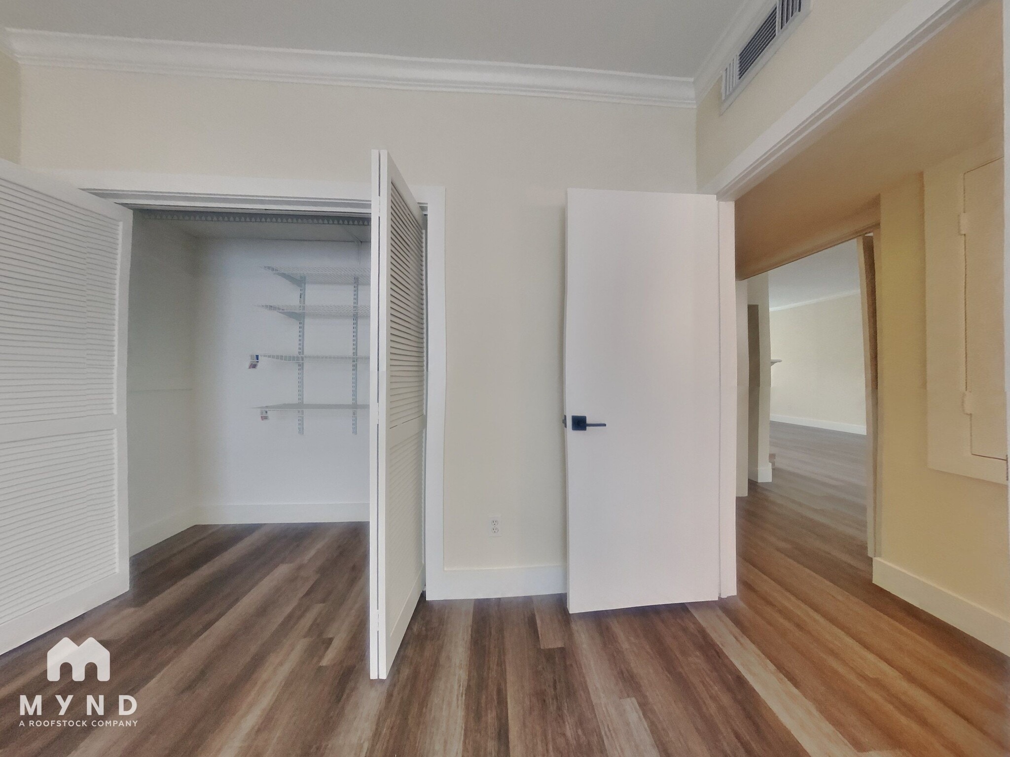 Building Photo - 2100 Tanglewilde St