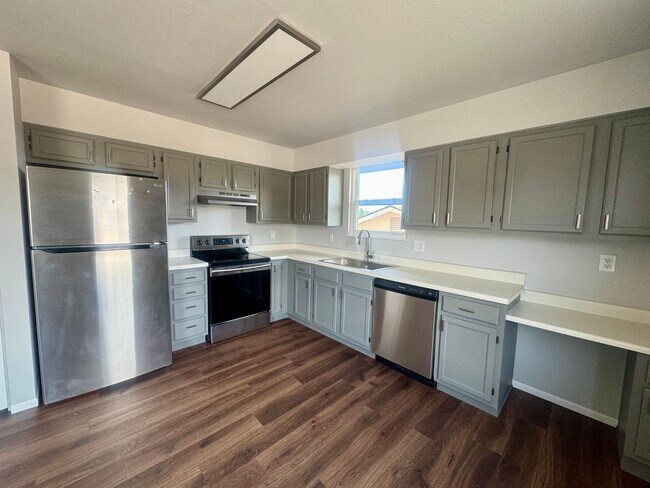Building Photo - 4 Bedrooom home in Security-Widefield