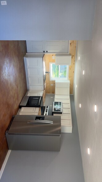 Primary Photo - 1138 West End Dr