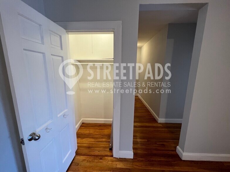 Building Photo - 1153 Beacon St