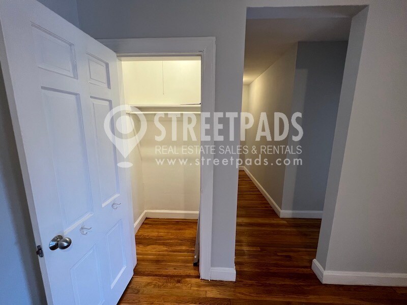 Building Photo - 1153 Beacon St