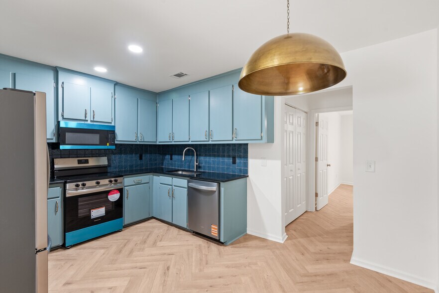 Building Photo - 907 Beaufort St