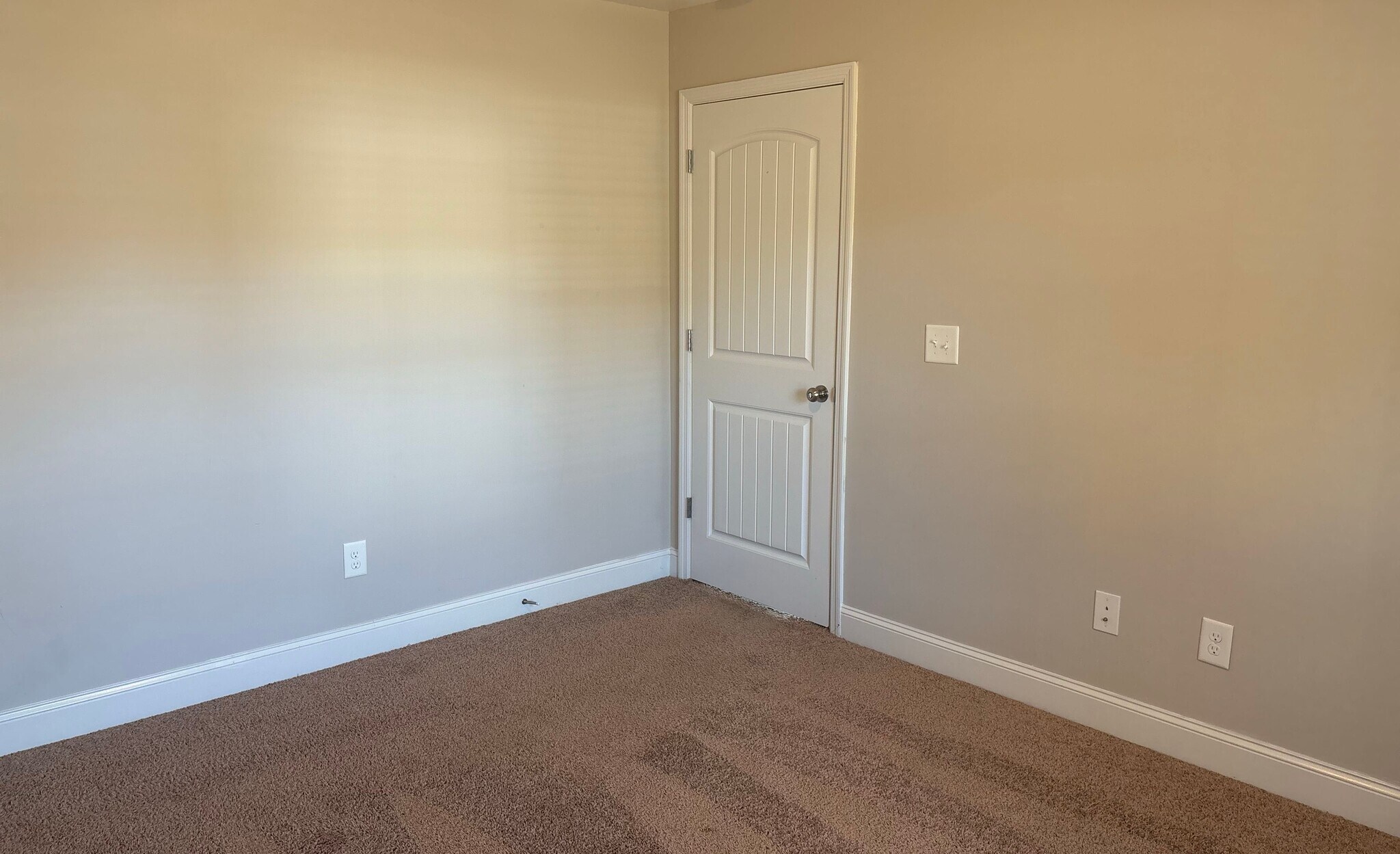 Building Photo - 648 Piney Woods Rd