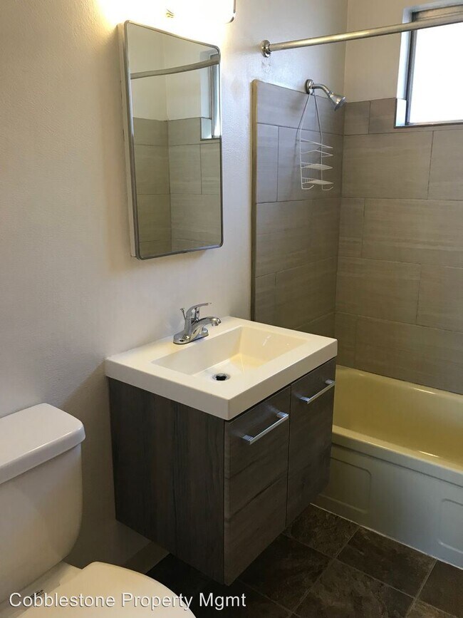 Building Photo - 1 br, 1 bath Apartment - 1805 Harrison Blvd.