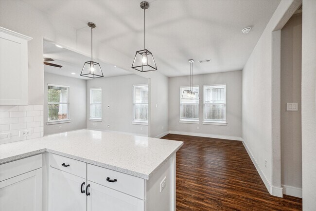 Building Photo - 2515 Delafield St