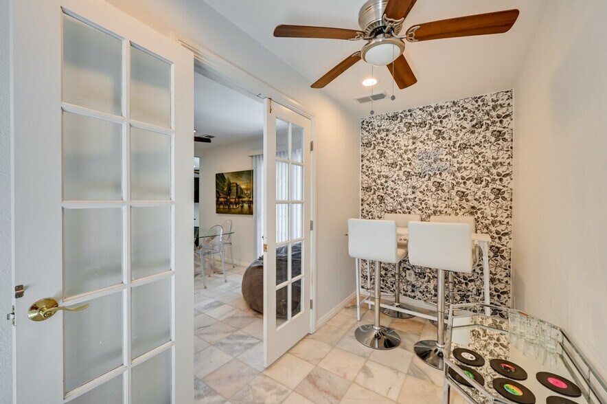 Building Photo - 719 Mahogany Dr