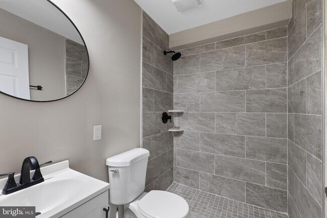 Building Photo - 18 W Orndorff Dr